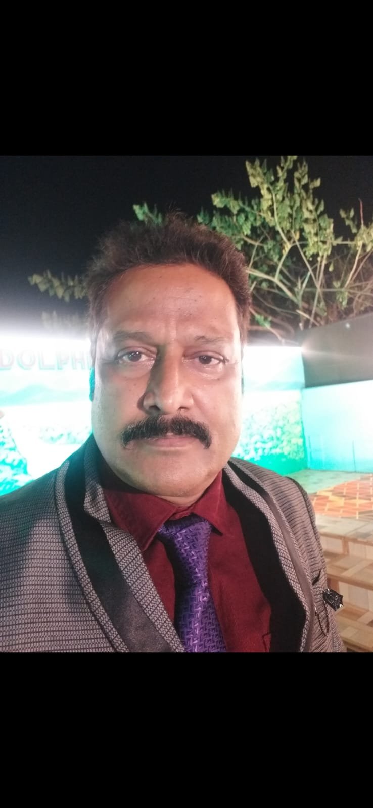 veterinary doctor in Kankarbagh Patna Dr Subhash Kumar treating pets